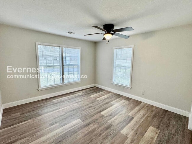 Building Photo - 813 J St NW