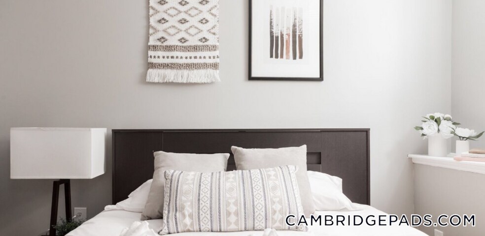 Building Photo - 7 Story St