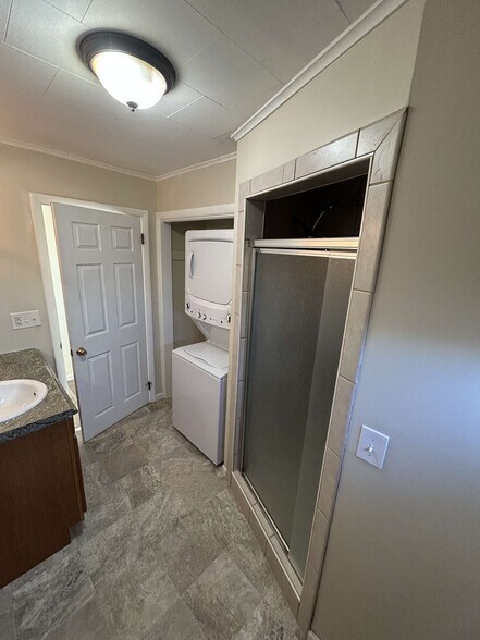 Building Photo - 427 S Hamilton St