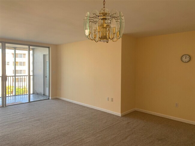 Building Photo - 1710 NE 191st St