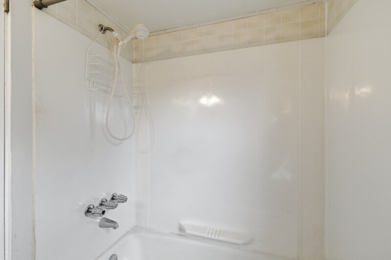 Building Photo - 4 Grandview St