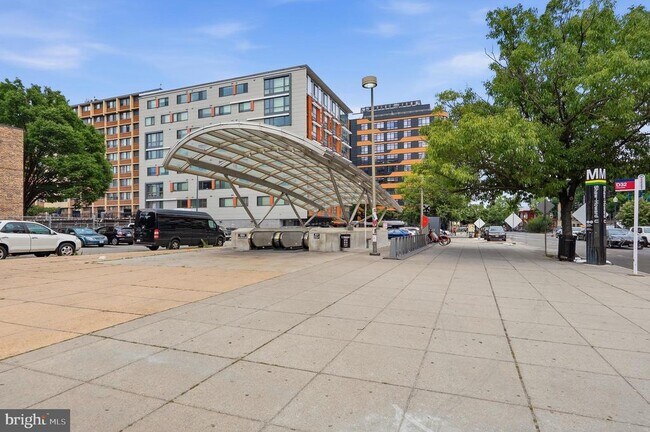 Building Photo - 435 R St NW
