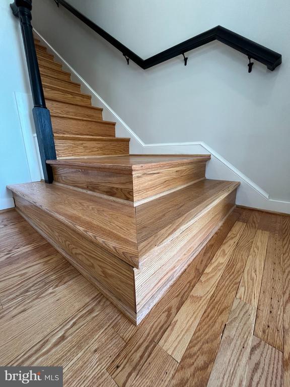 Building Photo - 327 Whittier St NW