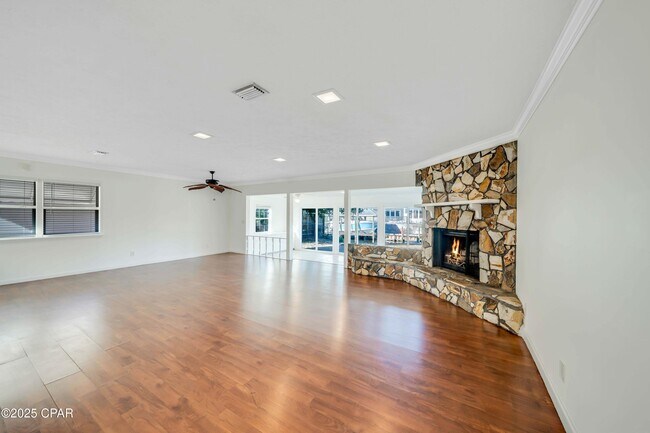 Building Photo - 205 Sunset Ln