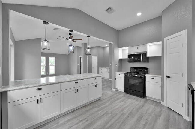 Building Photo - 22603 Pebworth Pl