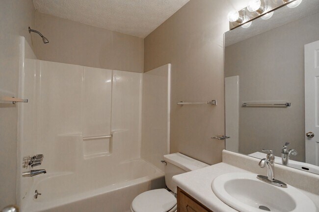 Building Photo - 1160 Grayson Ln