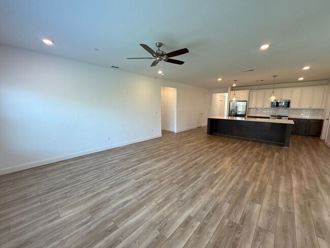 Building Photo - Lennar Home with Solar Available now for m...