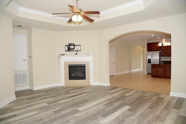 Building Photo - 289 Dickens Dr
