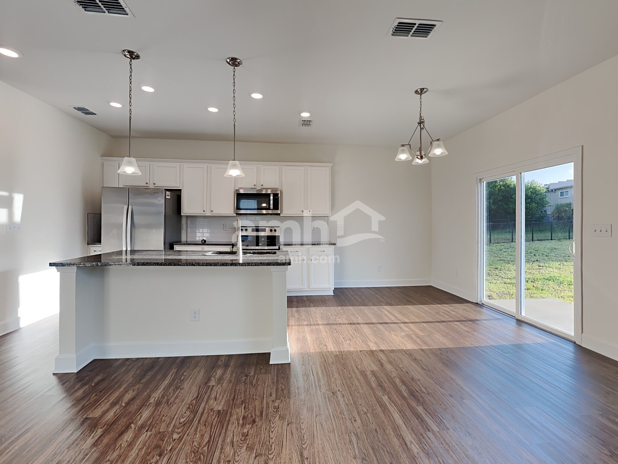 Building Photo - 8493 Highfield Ave