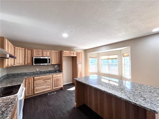 Building Photo - 40 Portsmouth Dr
