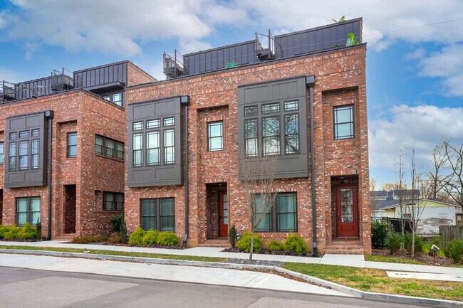 Building Photo - 713 26th Ave N