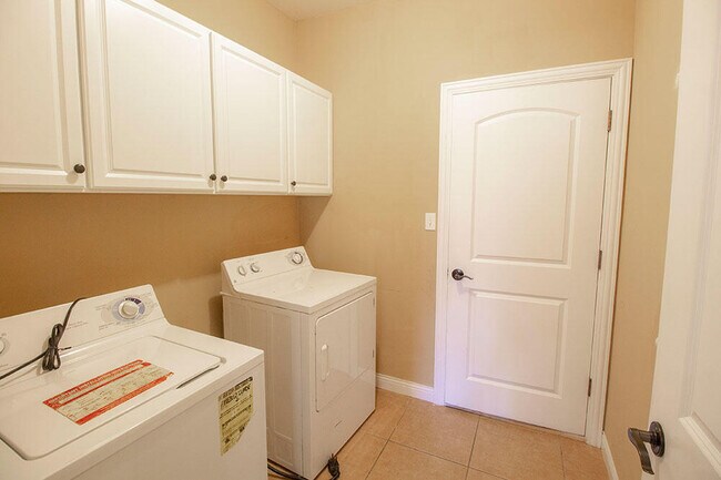 Building Photo - 5305 Chamois Dr