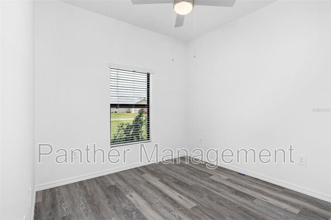 Building Photo - 1095 Highlands Rd