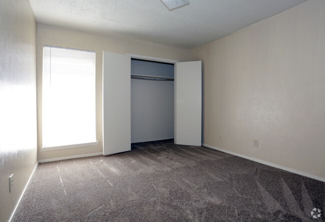 2BR,1.5BA_905sqft - Bella Oaks