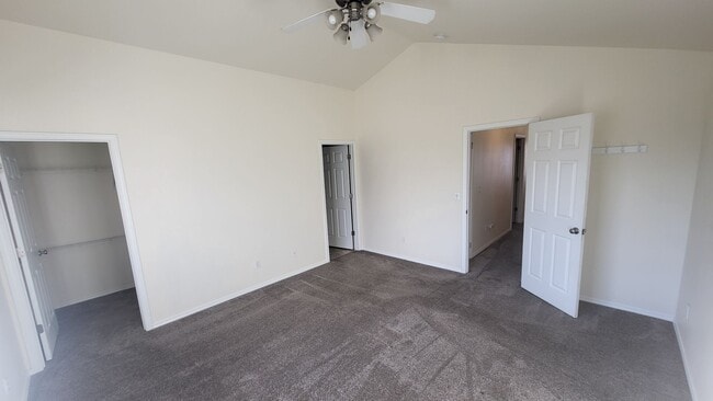 Building Photo - 1383 SW 27th St