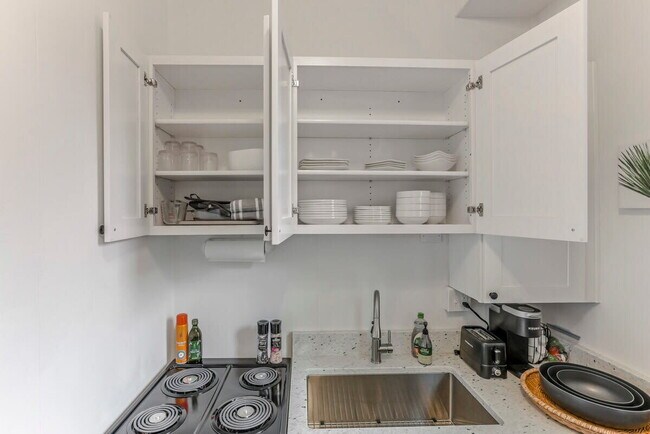 Building Photo - The Artist's Apt. | 1BR | Short North | +Parking