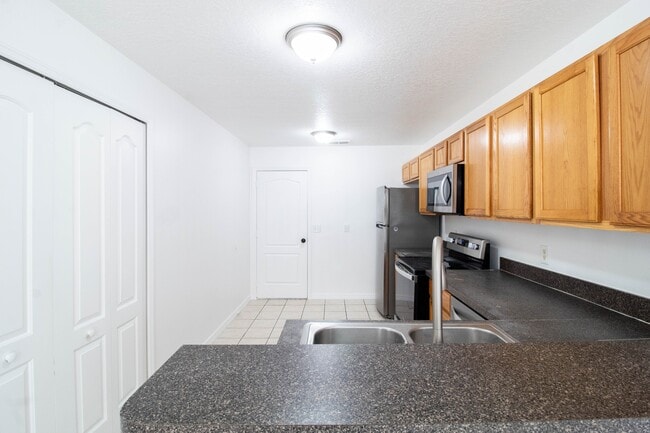 Building Photo - 108 Sundown Ct
