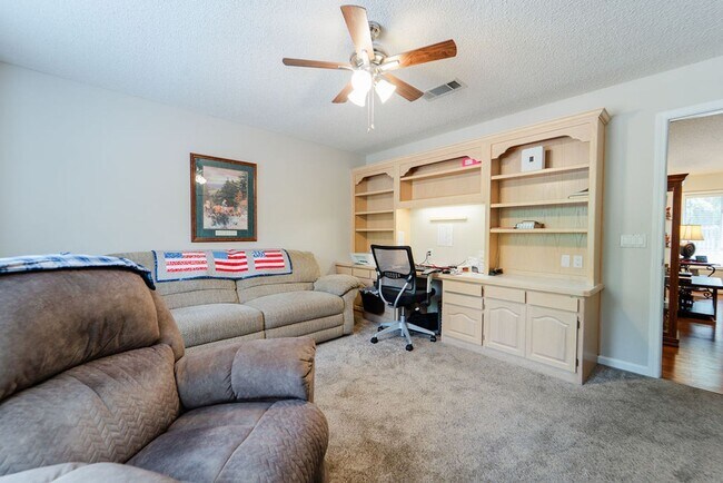 Building Photo - 3 Bed, 2 bath, in Hot Springs Village