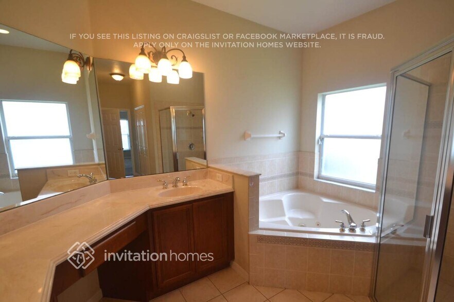 Building Photo - 3575 Somerset Cir