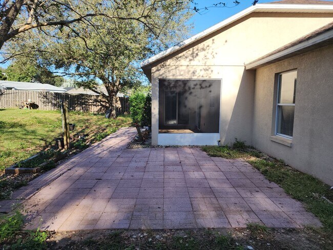 Building Photo - 3/2 Gentle Breeze~Quail Valley~A GREAT HOME!