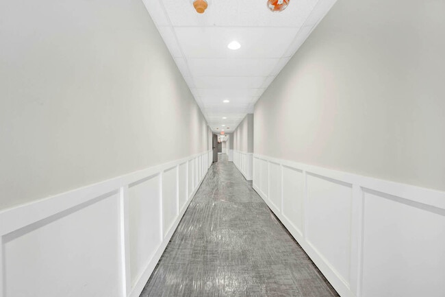 Building Photo - 151 W 63rd St