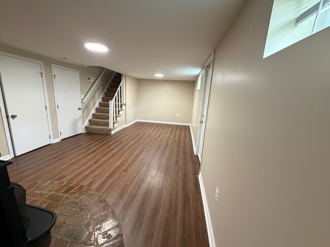 Building Photo - 3004 Property