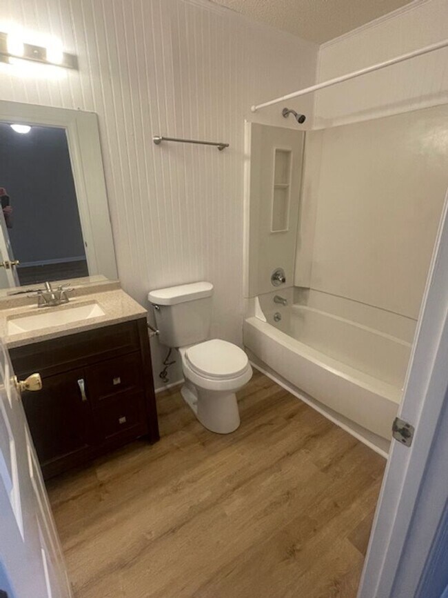 Building Photo - Condo in the heart of Winston-Salem!