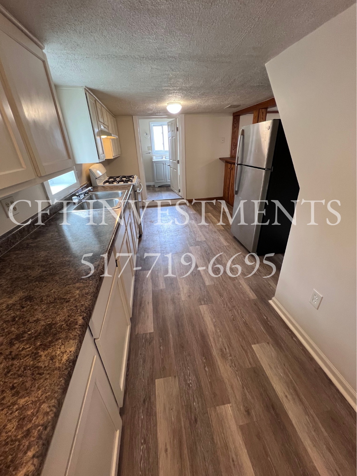 Kitchen - 233 Vanlieu St