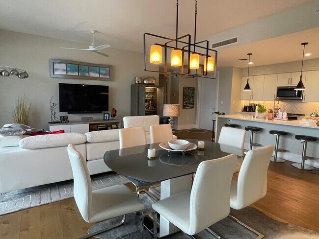 Building Photo - 1111 Central Ave