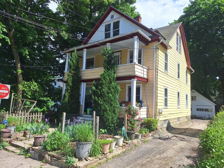 Primary Photo - 43 Turner Ave