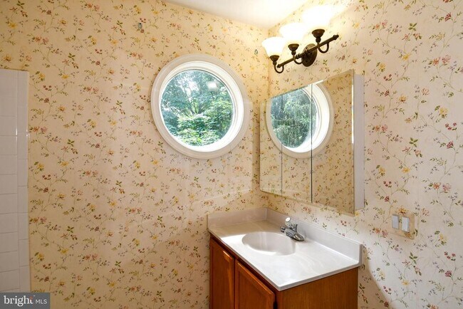 Building Photo - 16853 Capon Tree Ln