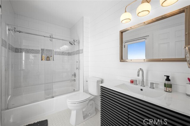 Building Photo - 507 Via Florida