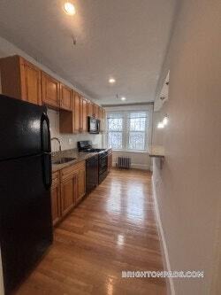 Building Photo - 286 Chestnut Hill Ave