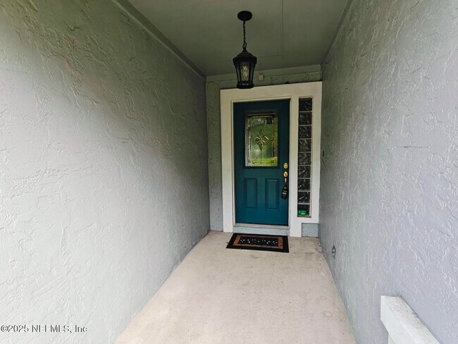 Building Photo - 1845 Weston Cir