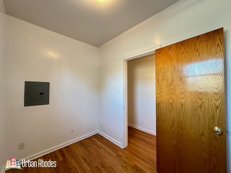 Building Photo - 1401 N Bosworth Ave