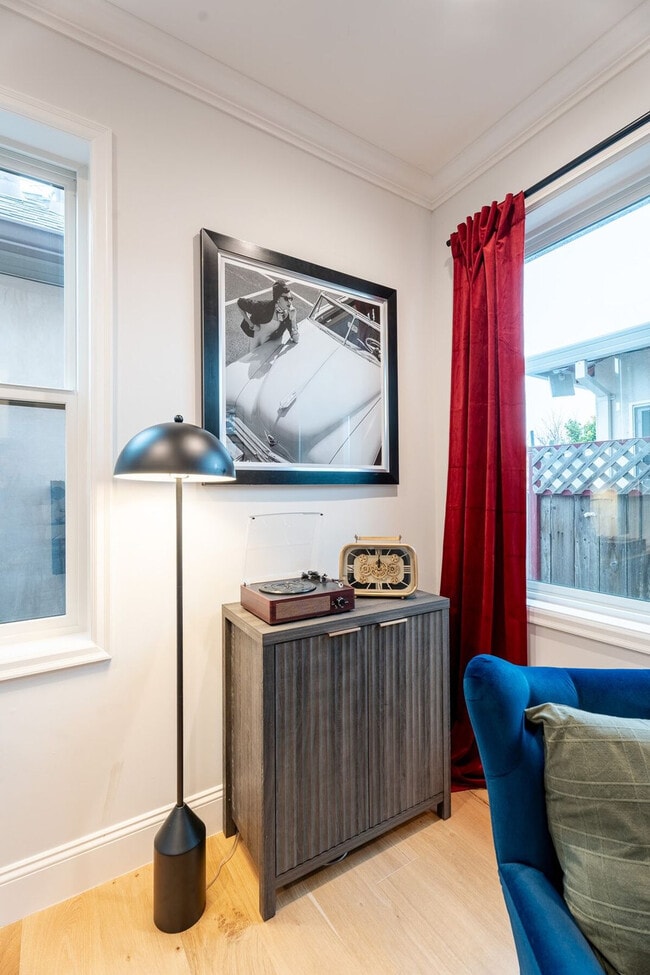 Building Photo - 2732 Fair Oaks Ave