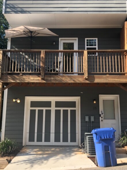 Building Photo - 1365 Memorial Dr SE