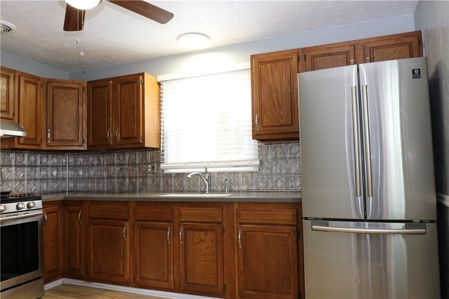 Building Photo - 175 English Rd