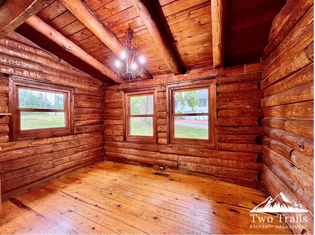 Building Photo - 3 BED/2 BATH CABIN NEAR OSCEOLA LAKE
