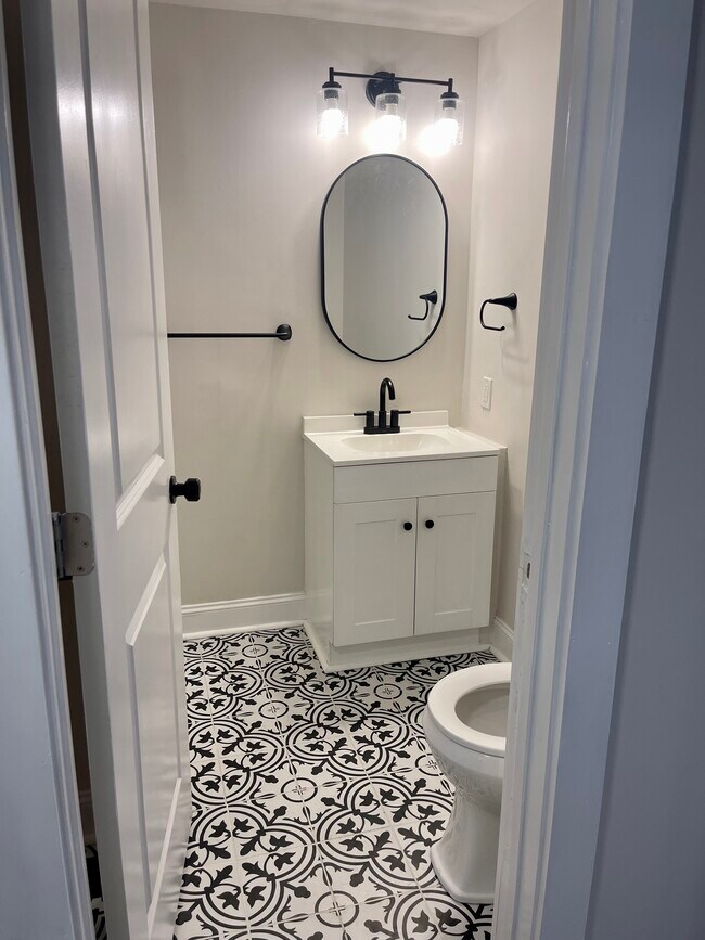 Building Photo - 113 N Patterson St