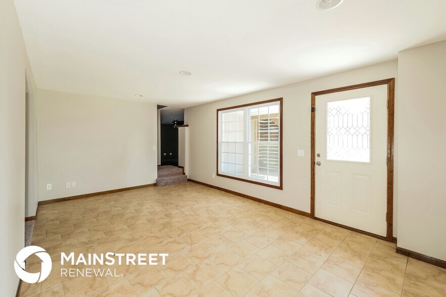 Building Photo - 1801 Debrah Dr