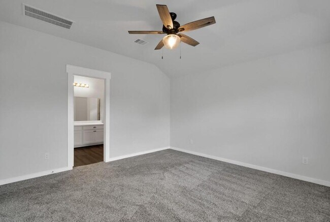 Building Photo - 40843 Mostyn Hill Dr