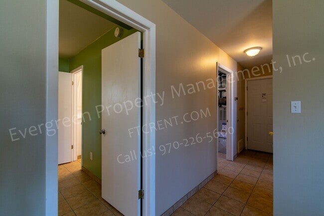 Building Photo - 2206 Wakefield Dr