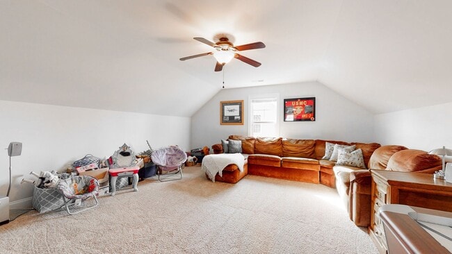 Building Photo - Large Luxe Home Hampstead