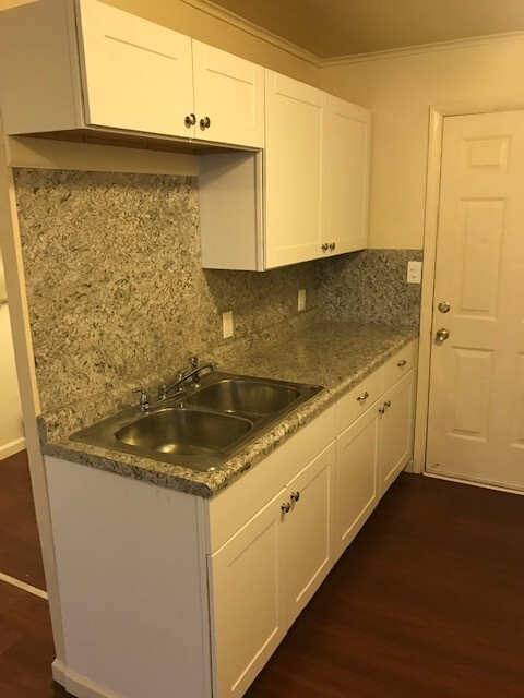 Building Photo - AVAILABLE NOW!! FOR LEASE Beautiful 3-Bedroom House in Grand Blanc