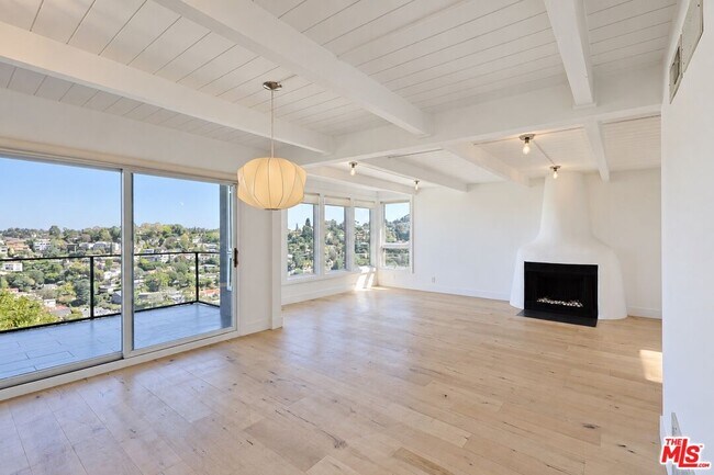 Building Photo - 2226 Ronda Vista Dr