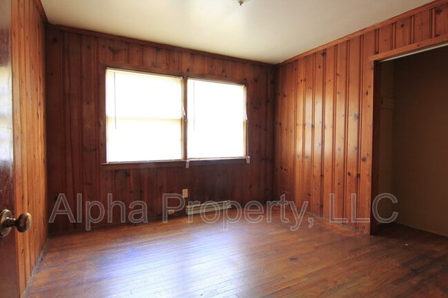 Building Photo - 5 Valley View Dr