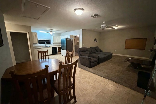 Building Photo - 6610 Golden Gate Pkwy