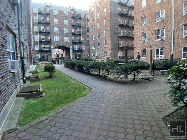 Building Photo - FT HAMILTON PARKWAY