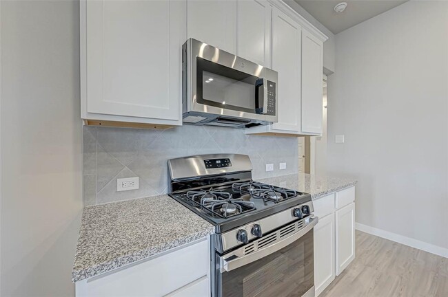 Building Photo - 8154 Royal Breeze Dr